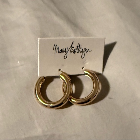 mary kathryn Jewelry - Mary Kathryn Gold Tube Hoops